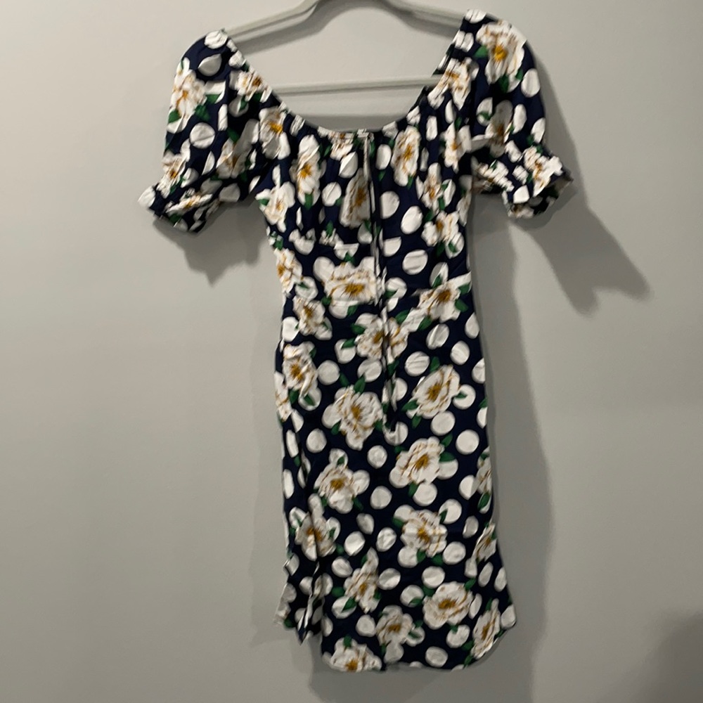 I’m a small business owner who is trying to pay some of my clothing on here
